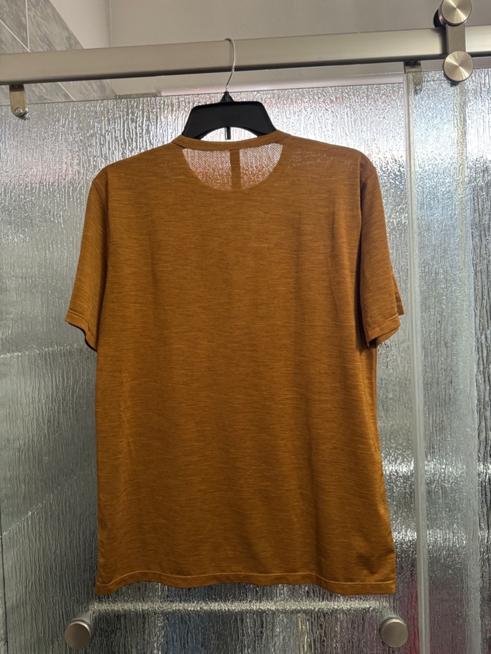Vuori Zephyr Mesh Performance Tshirt - Picture 3 of 4